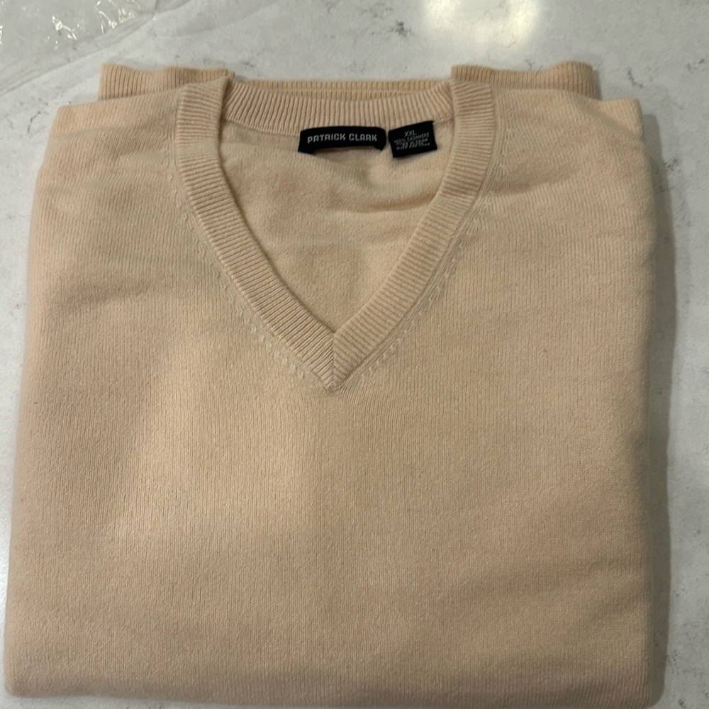 Men’s Patrick Clark 100% cashmere v  neck sweater